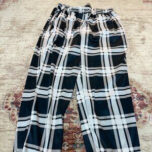 Mokkin Kids Girls Back and White Stripped Pajama Pants Size Medium-Great Shape!